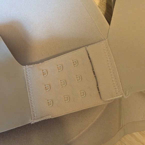 Soma Vanishing 360 Wireless Bra - Picture 4 of 4